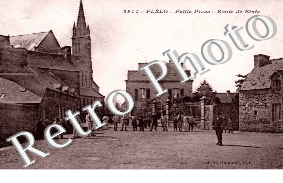 petite place Route de Binic
