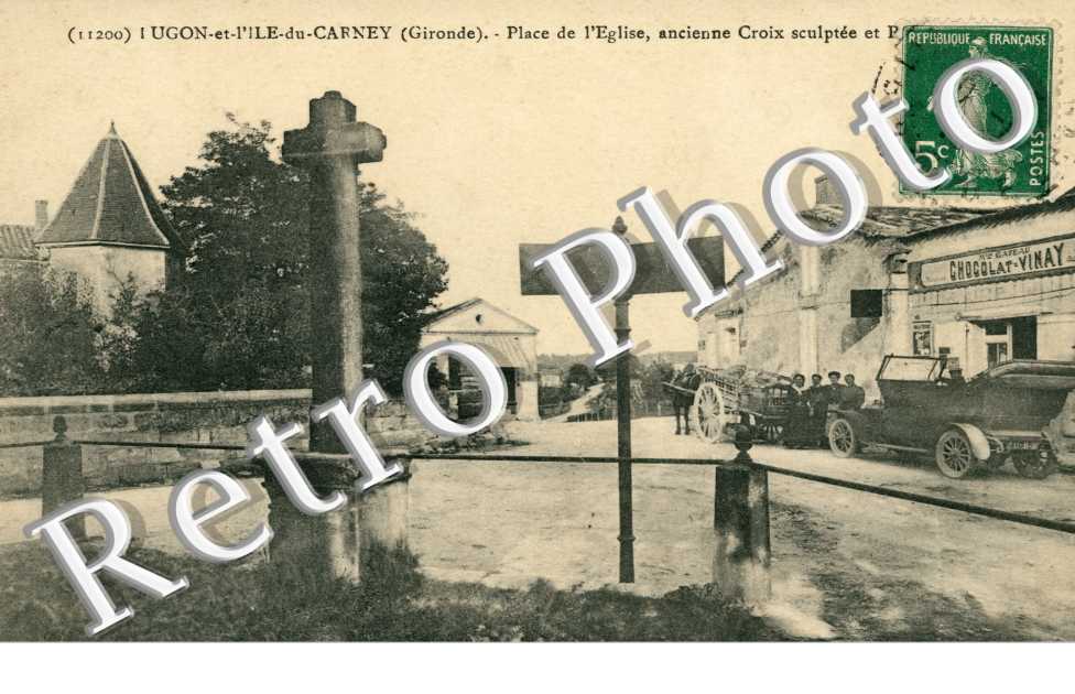 Lugon et l4ile du Carney  Place de l'eglise
