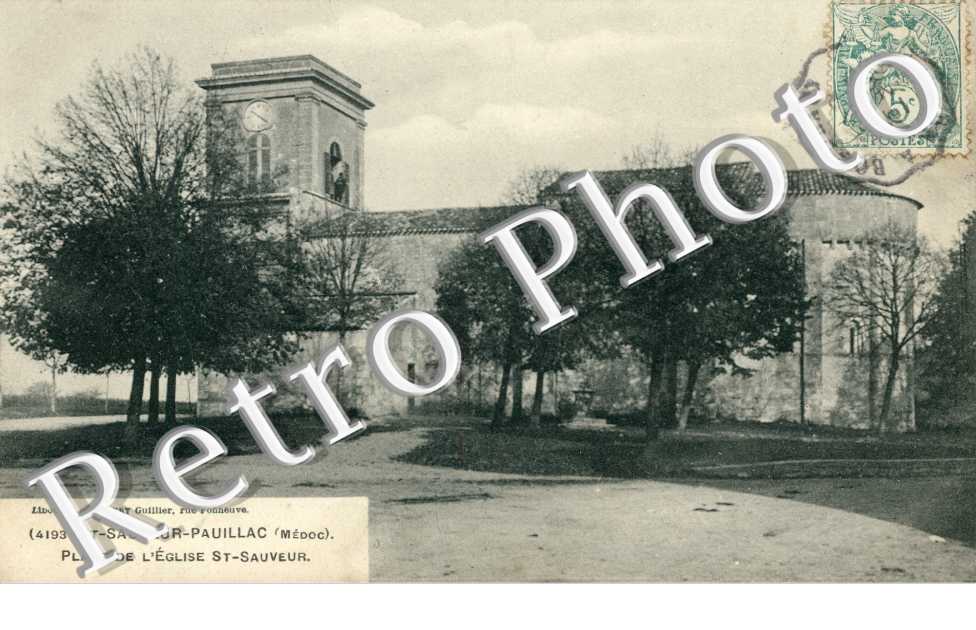 place de l'eglise Saint-Sauveur