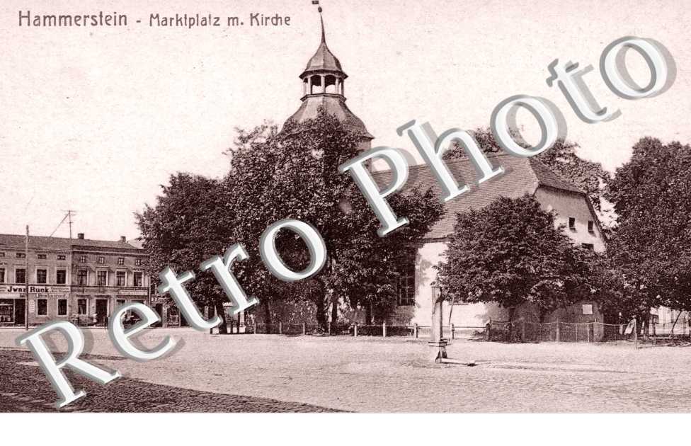 Marktplatz mit Kirche
