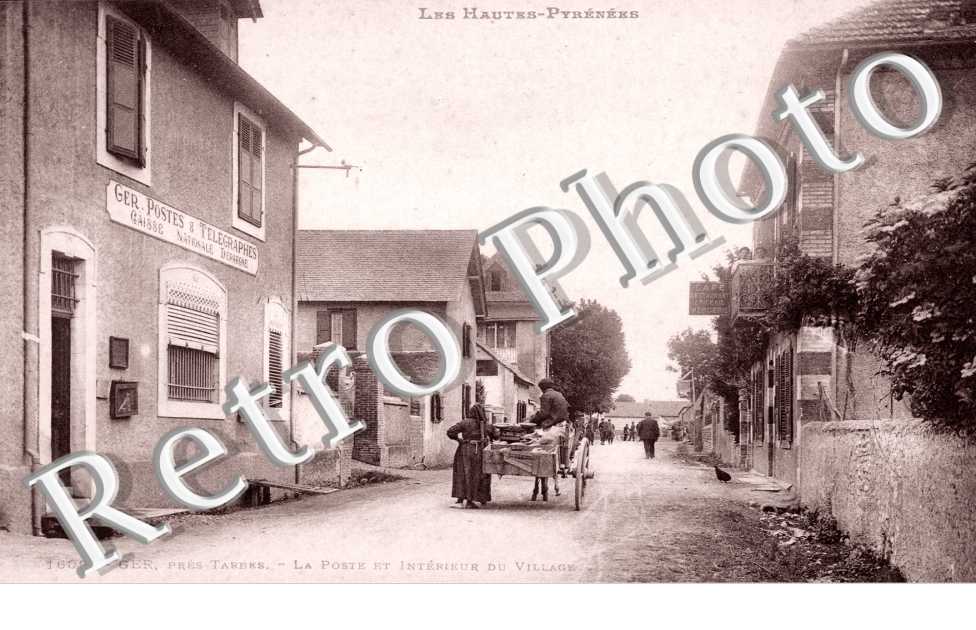 la Poste et interieur du village