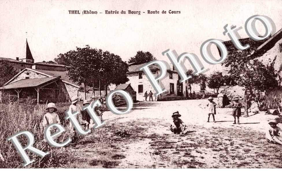 entree du bourg - Route de Cours