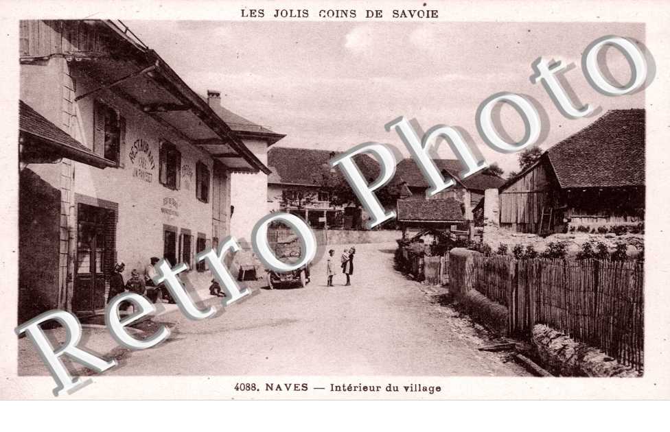 Naves - Intérieur du Village