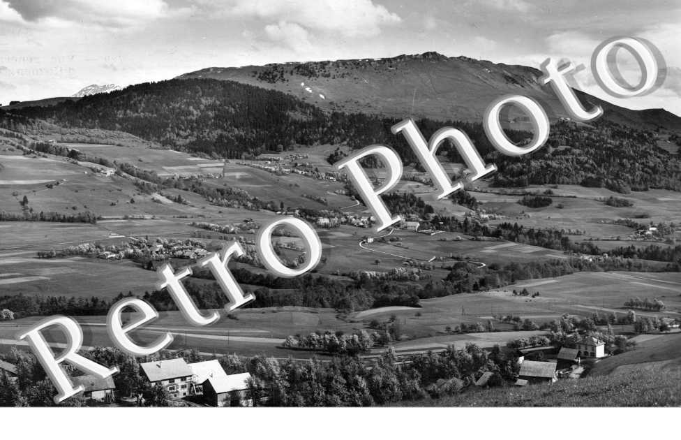 Vue generale et la montagne d'Hirmentaz