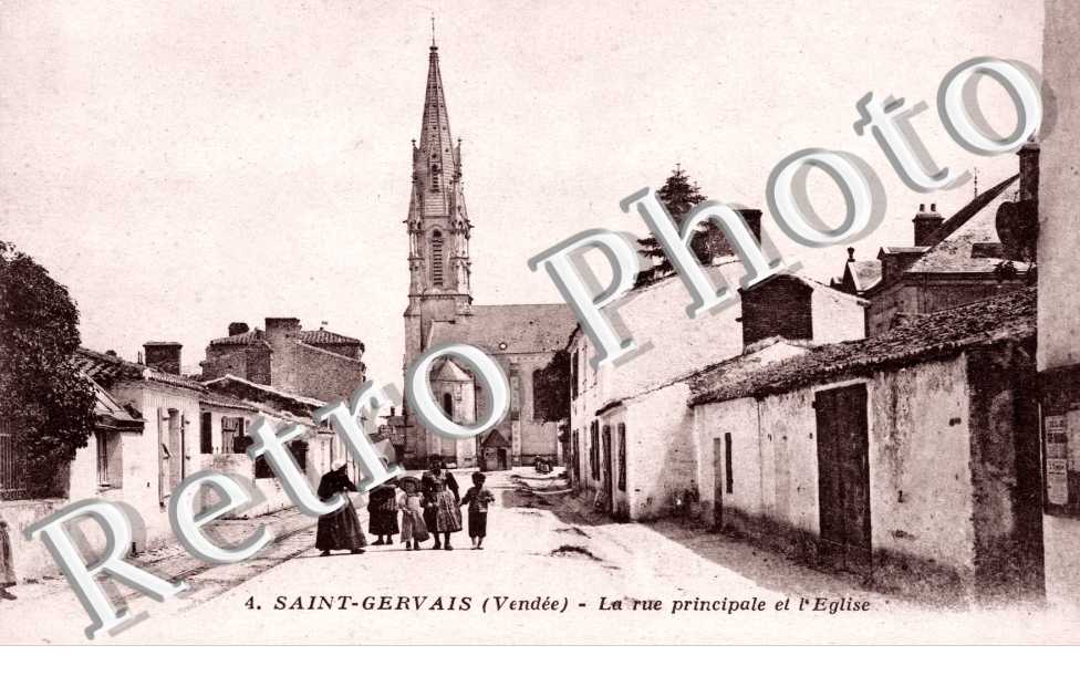 la rue principale et l'eglise