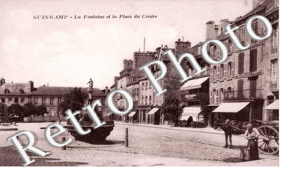 La Fontaine et la Place du centre