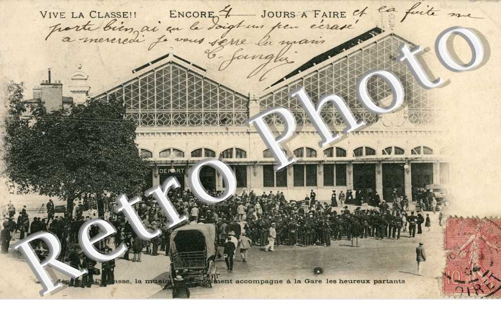 La Musique accompagne a la Gare les heureux partants