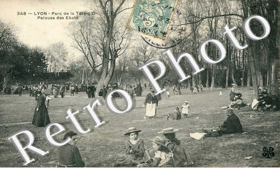 Parc de la Tete d'Or - Pelouse des Ebats