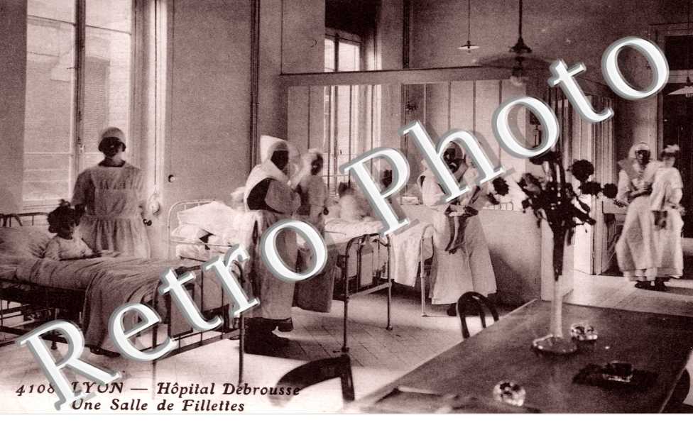 Hopital Debrousse - Une Salle de Fillettes