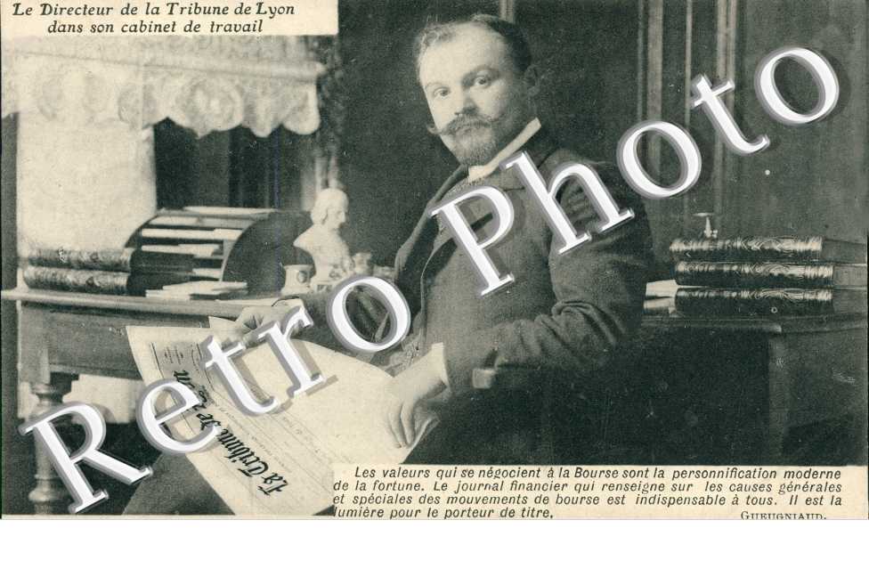 Le Directeur de la Tribune de Lyon dans son cabinet de travail