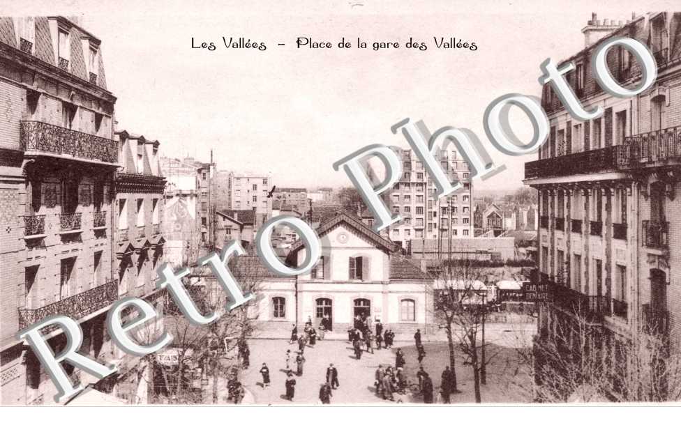 les Vallees Place de la gare des Vallees