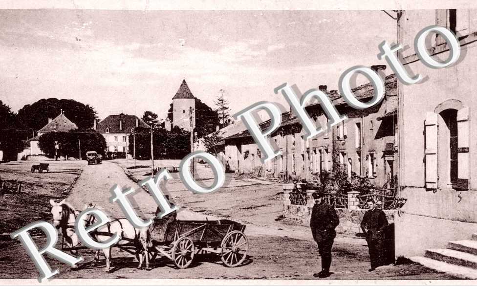 Attelage dans la rue d'un Village