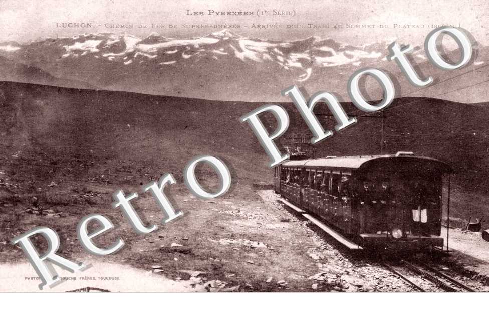 chemin de fer de Superbagneres - Arrivee d'un train au sommet du plateau