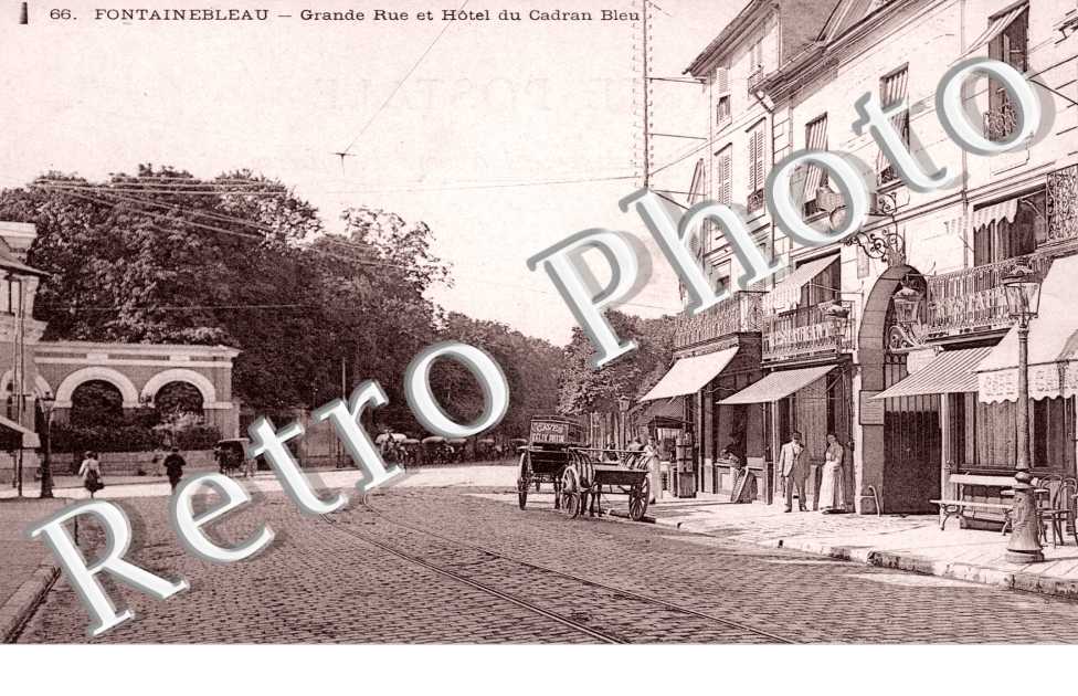 Grande rue et Hotel du Cadran Bleu