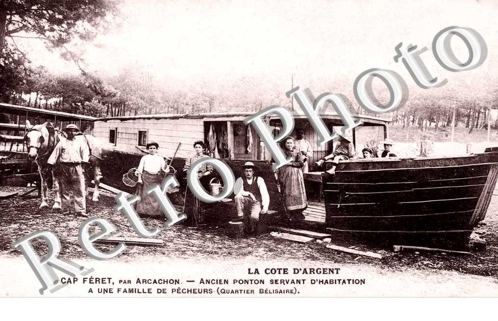 Ancien Ponton servant d'habitation a une famille de pecheurs (Quartier Belisaire)