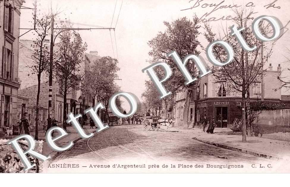 Avenue d'Argenteuil pres de la place des Bourguignons