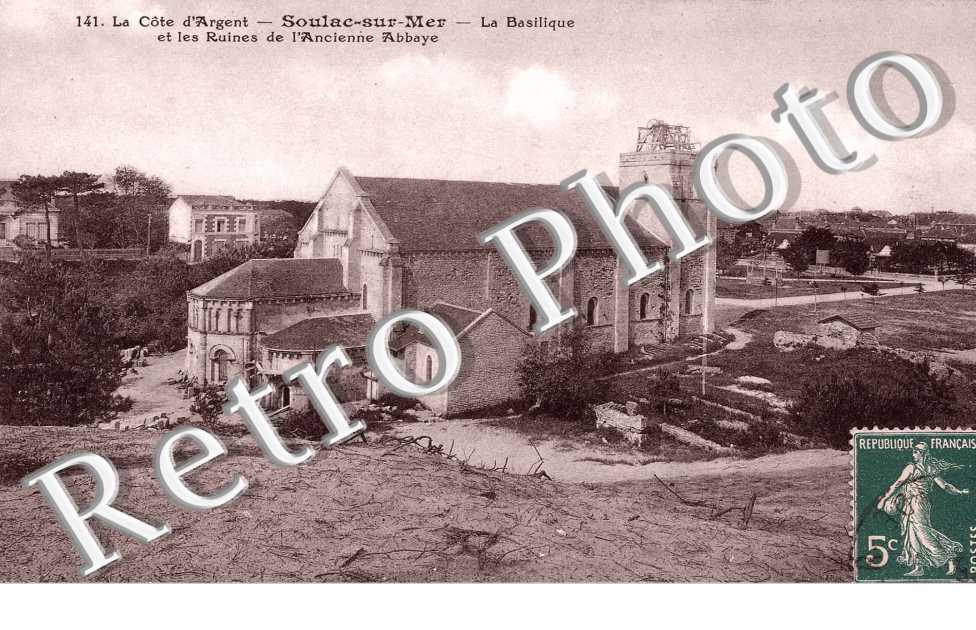 la basilique et les ruines de l'ancienne abbaye