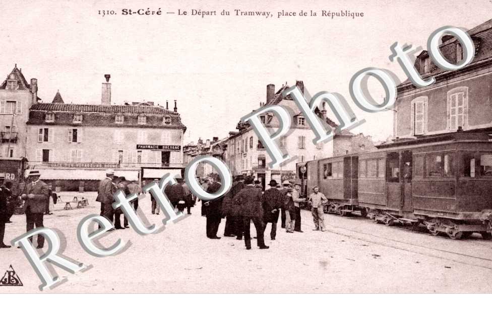le depart du tramway, place de la Republique