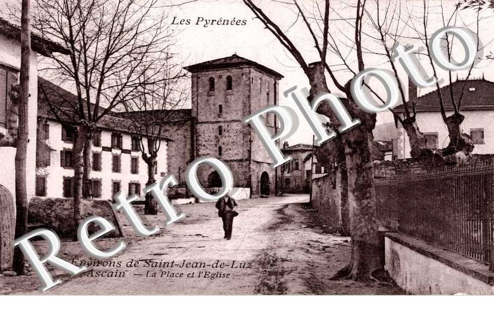 la place et l'eglise