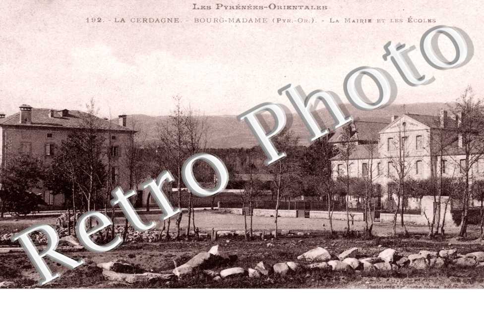 la mairie et les ecoles