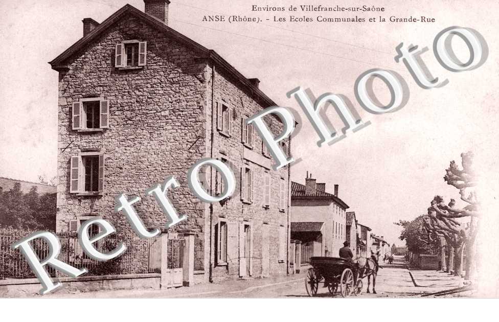 Les ecoles communales et la grande rue