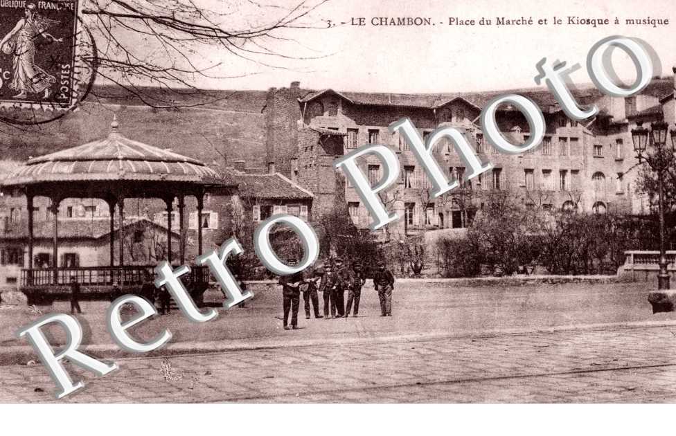 Place du Marche et le Kiosque a Musique