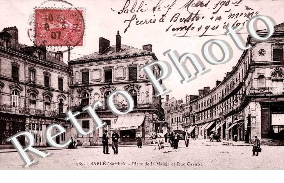 Place de la mairie et rue Carnot