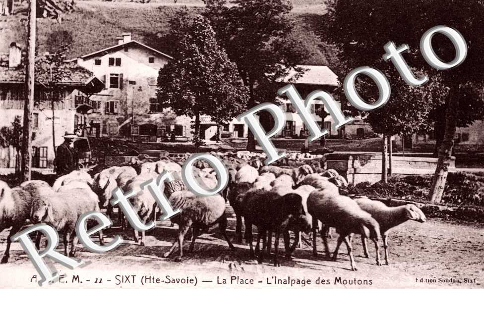 La place L'Inalpage des moutons