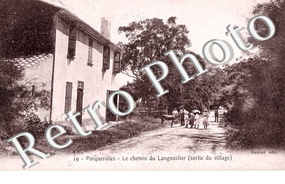 Le Chemin du Langoustier (sortie du village)