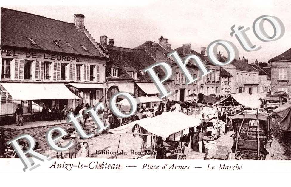 Place d'Armes - le marche