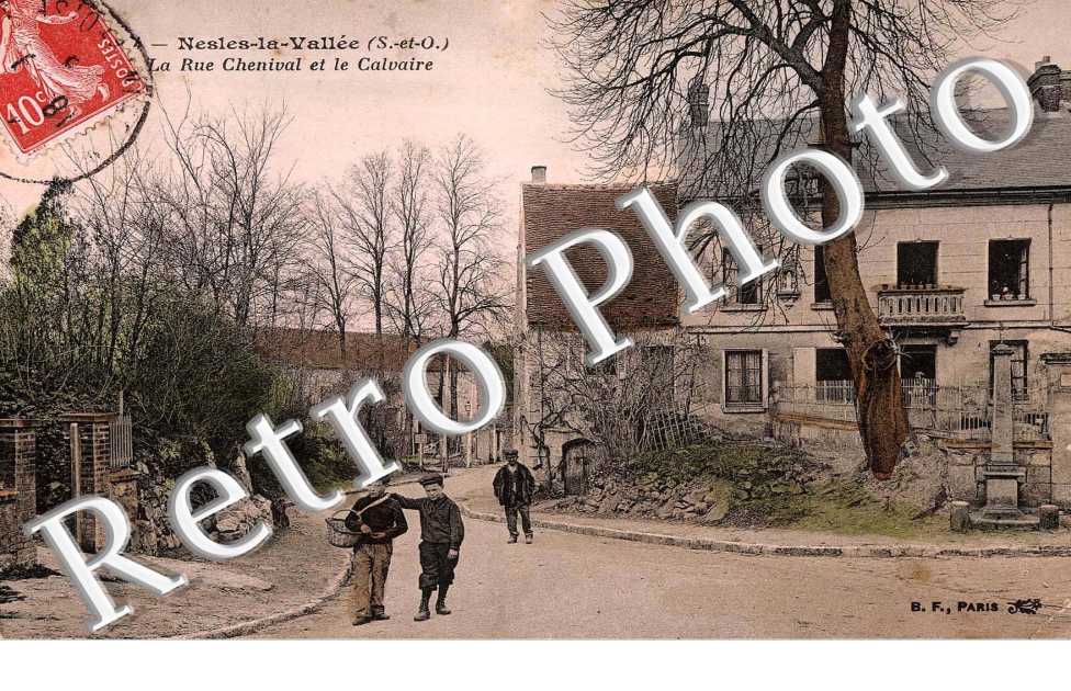 La rue Chenival et le calvaire (couleur)