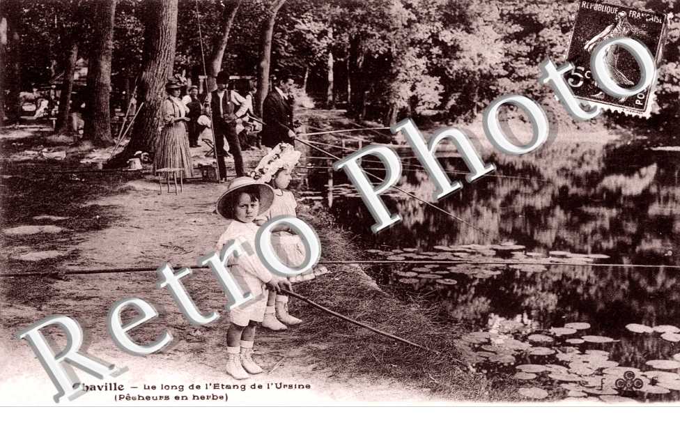 Pecheurs en herbe (sport) le long de l'etang de l'ursine
