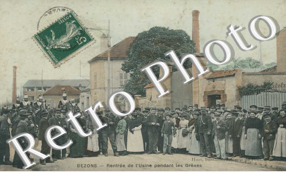 Rentree de l'usine pendant les greves