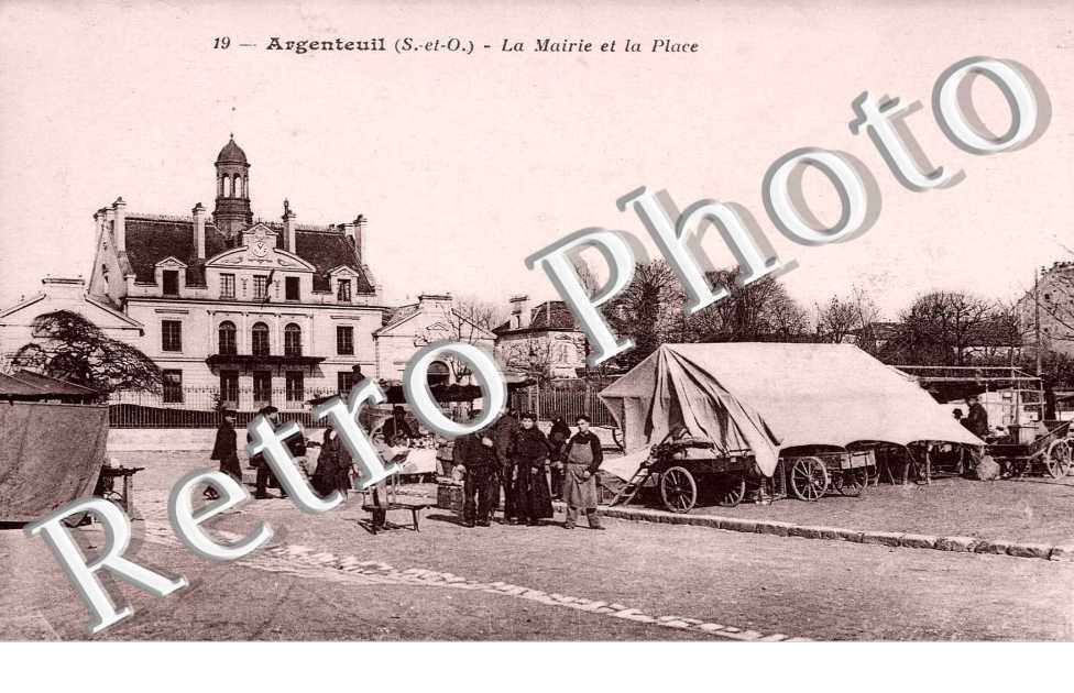 La Mairie et la Place