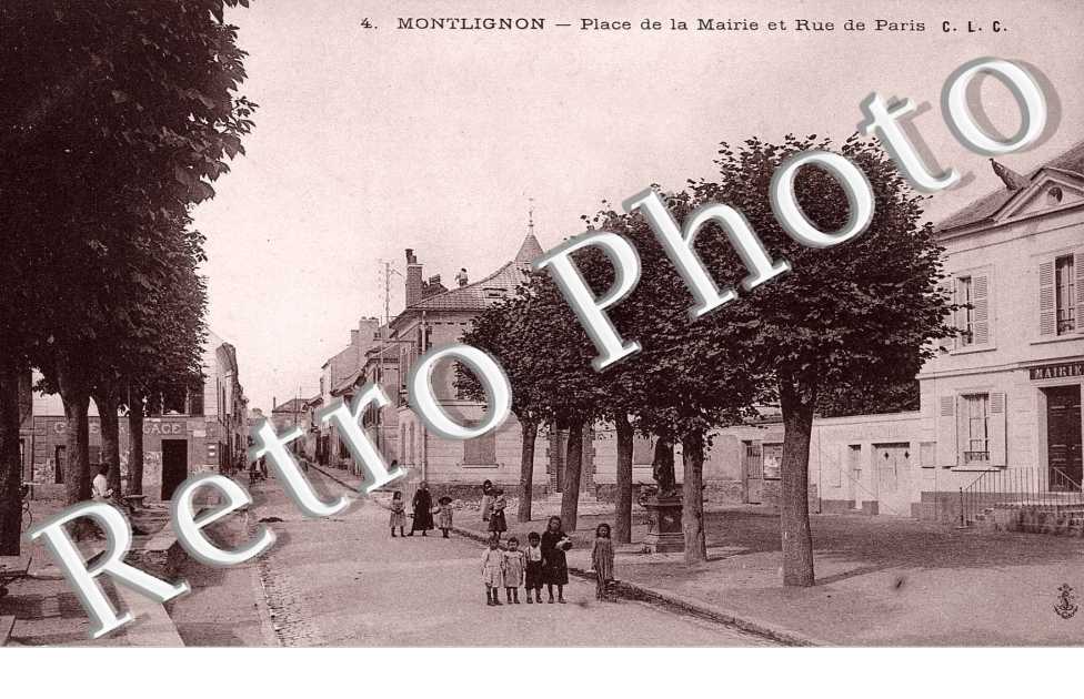 Place de la mairie et rue de Paris