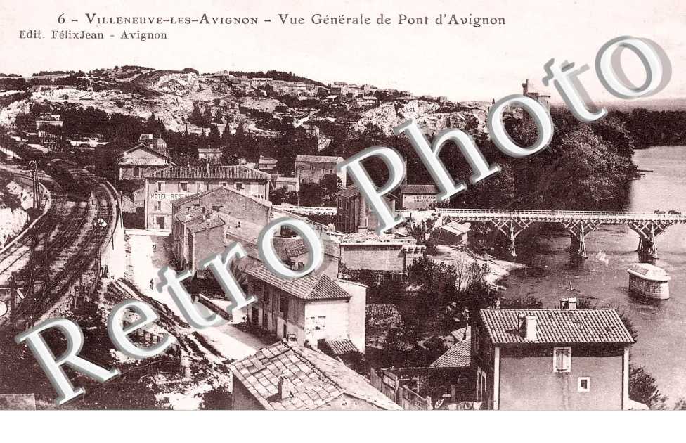 Vue generale du Pont d'Avignon