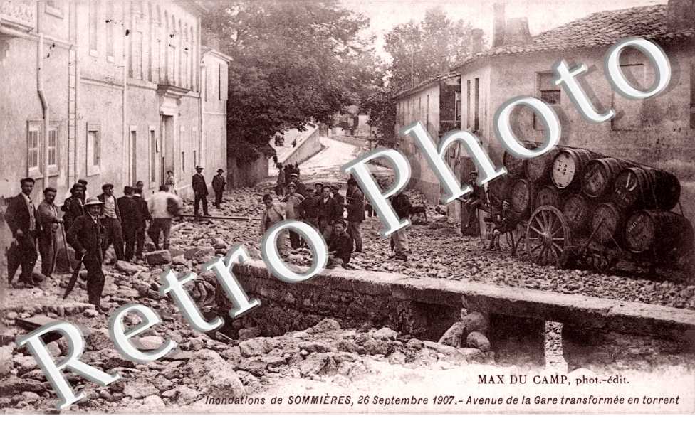 inondations de sommieres 26 septembre 1907 - avenue de la gare transformee en torrent (INONDATION)