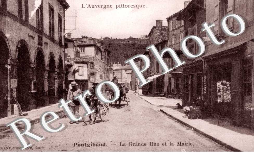 la grande rue et la Mairie