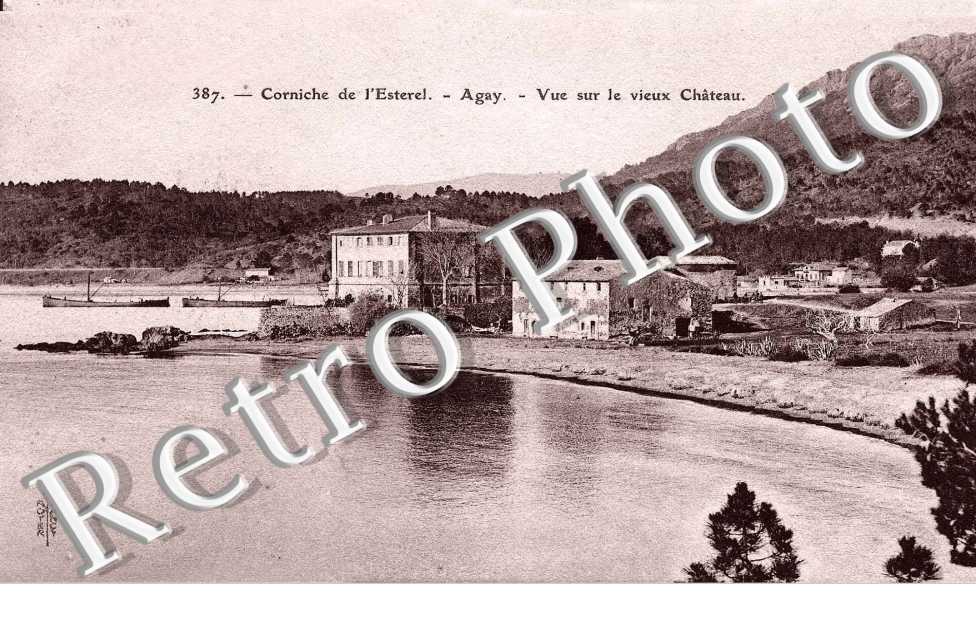 Corniche de l'Esterel. Vue sur le Vieux Chateau