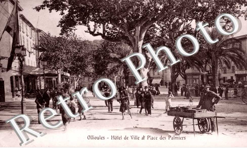 Hotel de Ville et Place des Plamiers