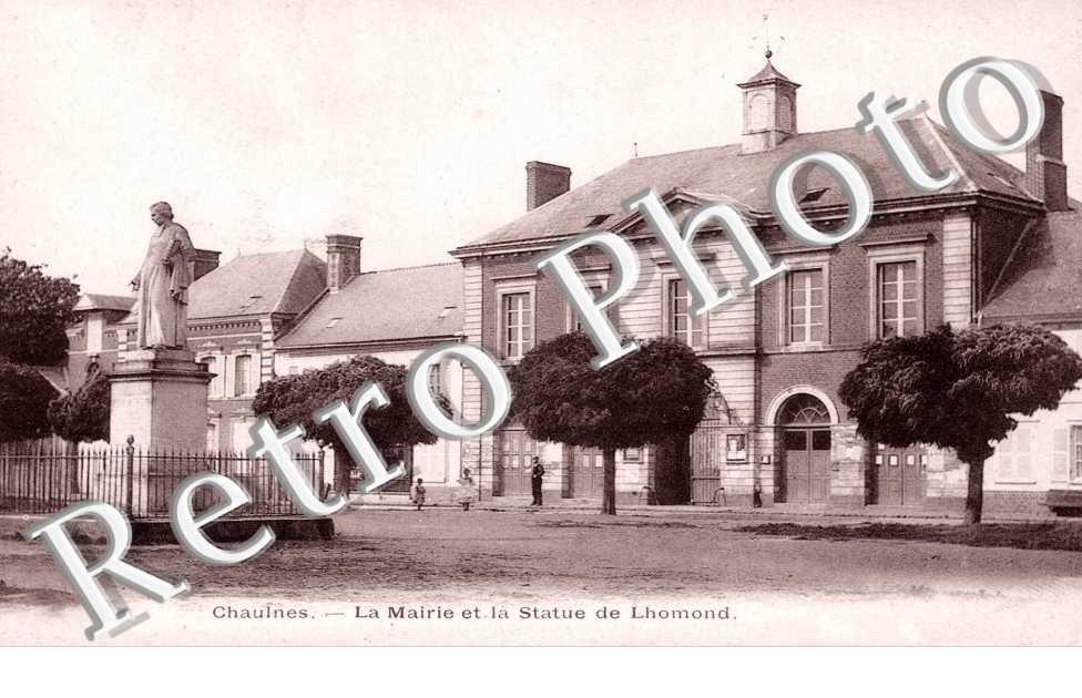 Mairie et la Statue de Lhomond