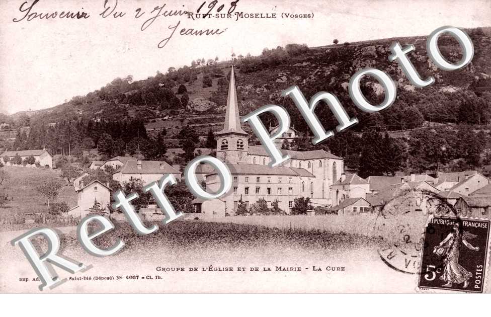 Groupe de l'Eglise et de la Mairie, La Cure
