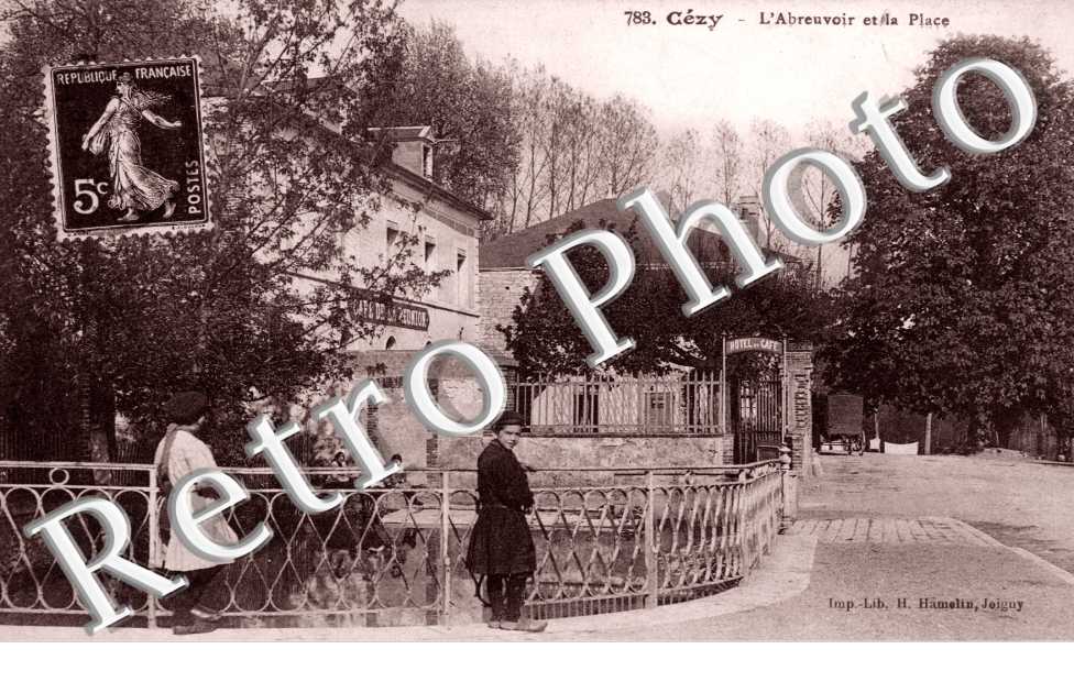 L'Abreuvoir et la Place