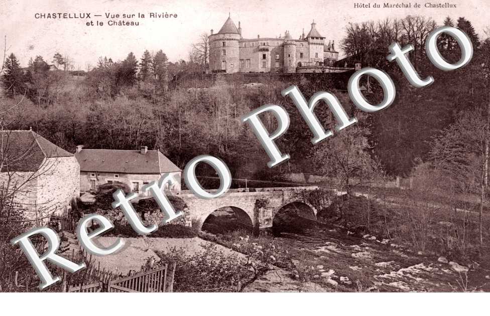 Vue sur la Riviere et le Chateau, Hotel du Marechal de Chastellux