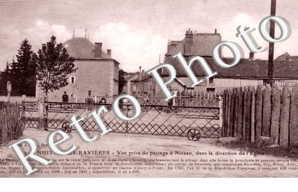 Nuits-sous-Ravieres, Vue prise du Passage a Niveau dans la Direction de l'Eglise