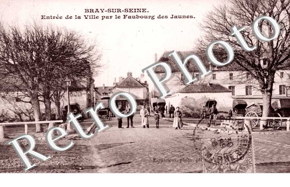 Entree de la Ville par le Faubourg de Jaunes