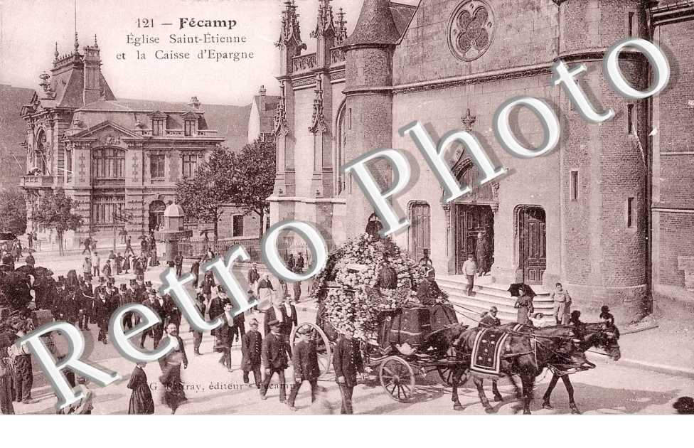 Eglise st-Etienne et la caisse d'Epargne
