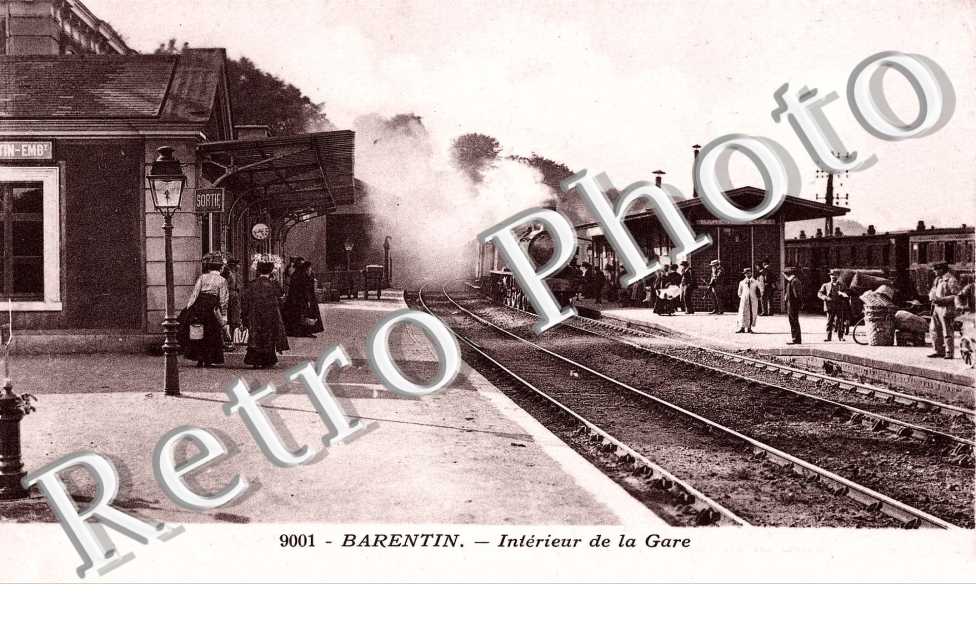 Interieur de la gare - train