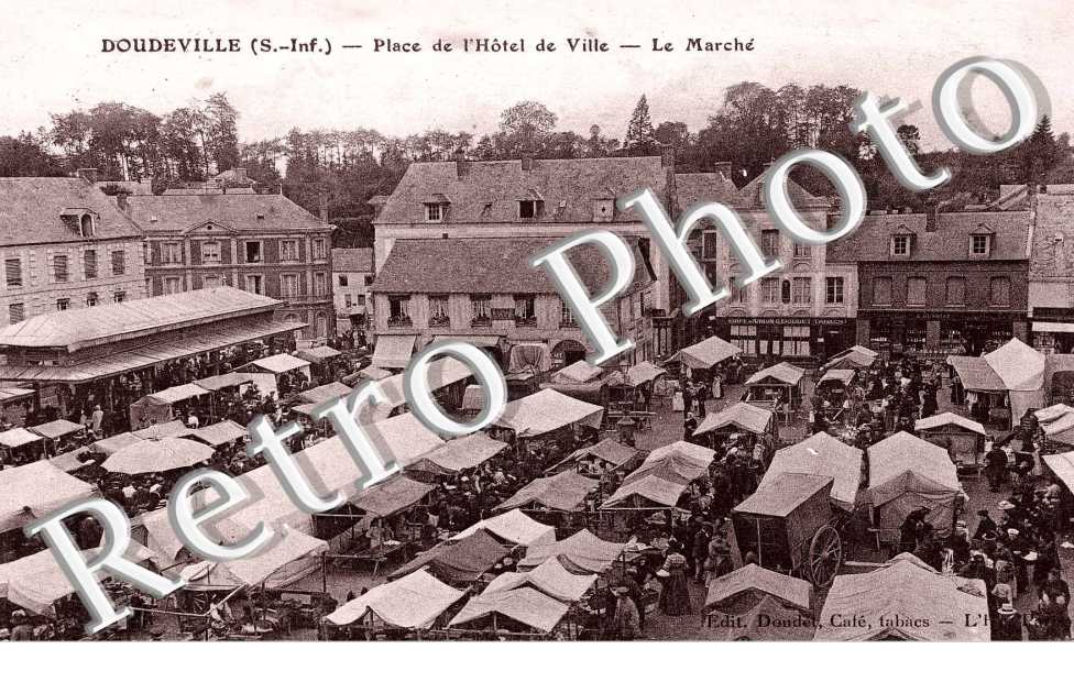 Place de l'Hôtel de Ville - Le Marché