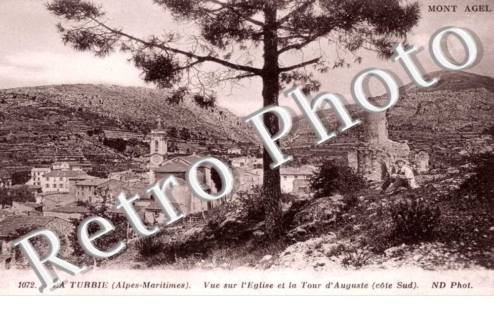 Vue sur l'eglise et la tour d'Auguste